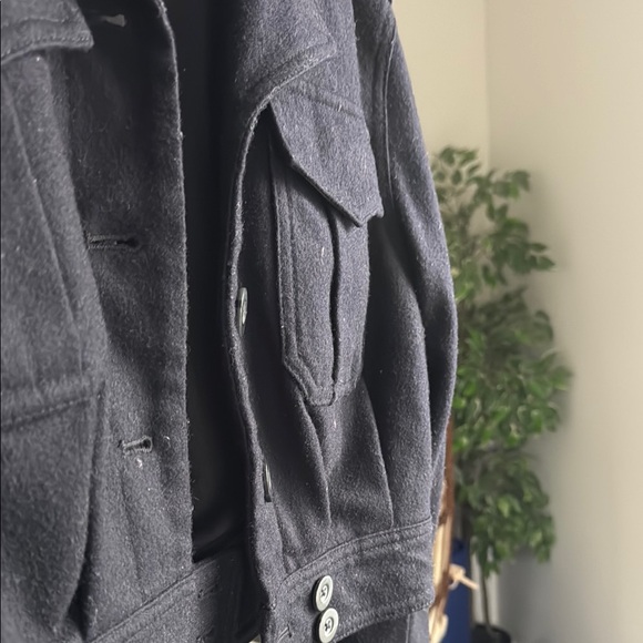 Chic Black Cropped Jacket - Picture 3 of 4